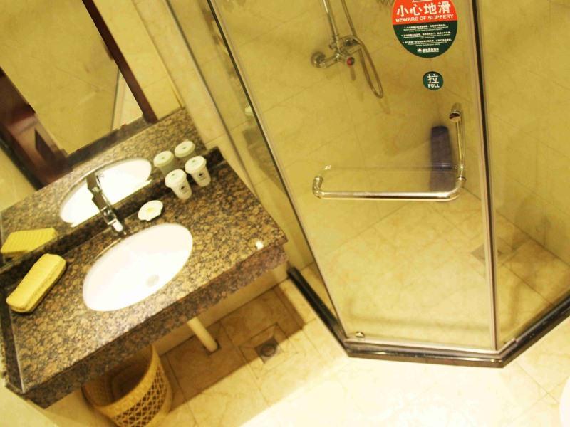 Greentree Inn Shandong Qingdao Development District Sdust Express Hotel Экстерьер фото