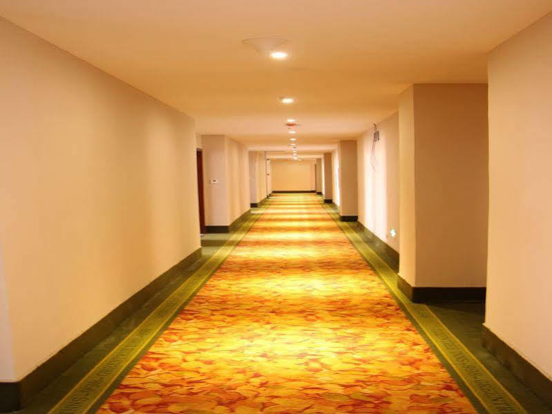 Greentree Inn Shandong Qingdao Development District Sdust Express Hotel Экстерьер фото